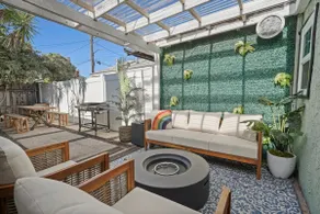 Spacious Home w/fireplace, 10 min 2 Universal - Image 5