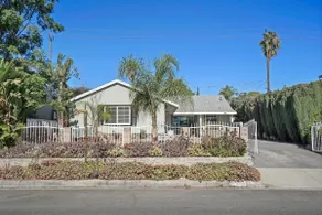 Spacious Home w/fireplace, 10 min 2 Universal - Image 2