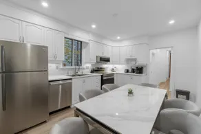 4BR - FREE Parking - Downtown - Little Italy - Image 2