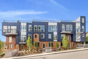 Lux Townhome: Space Needle Views with Parking - Image 2