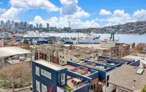 Lux Townhome: Space Needle Views with Parking - Image 5