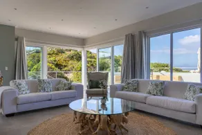 Ocean’s Edge – 50m direct access to Robberg Beach - Image 2