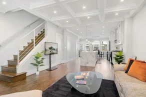 DC Presidential Suite in Northwest - Image 3