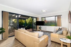 Metres to Beach, Walk to Town! - Image 4