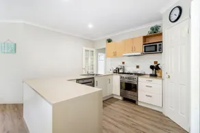 Metres to Beach, Walk to Town! - Image 3