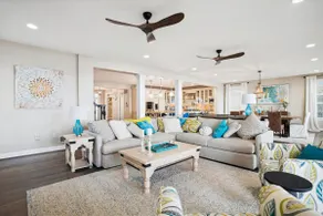 Waterfront- 5-Bedroom House - Image 4