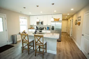 Blue Jay Getaway - 5 Minutes to Downtown! - Image 3