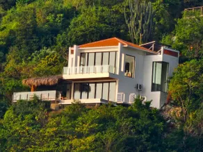 EXCLUSIVE OCEANFRONT Casa Di Luca - Image 3