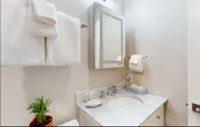 Modern Comfortable Oasis w/ EV Charger – Eureka - Image 5