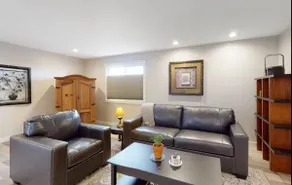 Modern Comfortable Oasis w/ EV Charger – Eureka - Image 4