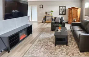 Modern Comfortable Oasis w/ EV Charger – Eureka - Image 3