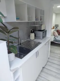 Self Contained Annexe - Unrestricted Parking - Image 2