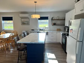 Beautiful Cottage on Grand Lake - Image 3