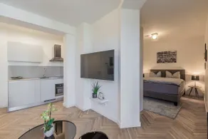 Stylish 1 Bedroom w/Balcony by Berlin Wall, Mitte - Image 4