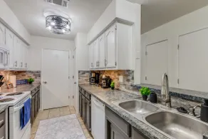 Cute Chic 2B 2B Duplex APT - Image 5