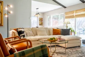 Designer Home w/ Pool, Entertainment Lounge & Bar - Image 3