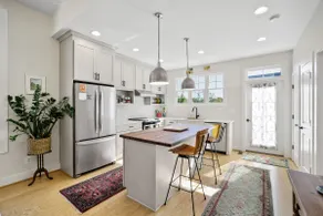 Sparkling & Joyful Charlottesville Cottage - Image 5