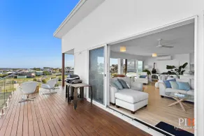Hillside Ocean View San Remo - Image 3