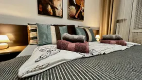 Black Lotus 1 I Downtown Apartment I Free Parking I 24hr Access - Image 2