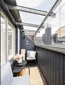 Scandinavian attic apartment in the city center - Image 3