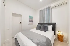 Hazel U2 Beachfront with balcony and 2 bedrooms - Image 4