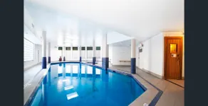 5mins Walk to Central 2 Bedroom Parking Pool - Image 5