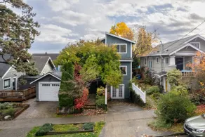 Lake Views + AC + NFL OK| Spacious 5BR Wallingford - Image 5