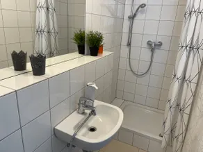 AK5 103 2BR Munich Suite - Image 2