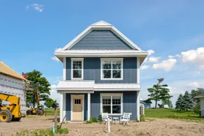 #2 Entire Cottage - Blue - Image 3