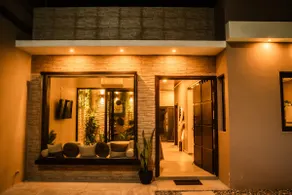 Arcadia House 4 minutes from Airport with Pool - Image 2