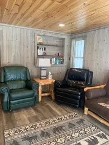 Nature Lover's Cabin - Image 4
