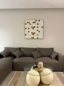 Modern apartment with modern design - Image 4