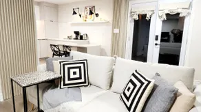 Modern Urban Oasis with Exclusive Design & Parking - Image 4