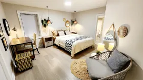 Modern Urban Oasis with Exclusive Design & Parking - Image 2