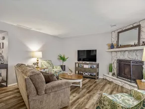 Tranquil 3 Bedroom Townhome, With king size bed. - Image 4