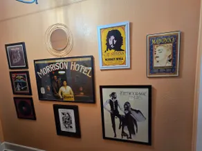 Hollywood Bungalow - Image 4