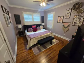 Hollywood Bungalow - Image 5