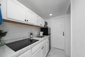 Unique Suite in Altamonte Spring - Image 4