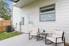 Cozy Elegance: Townhome 211 *missing door* - Image 3