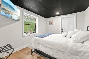 Salt Fork Apartment 2 Queen Beds - Image 4