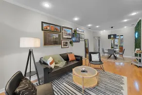 Stylish Escape | Balcony Views & Prime Location! - Image 3