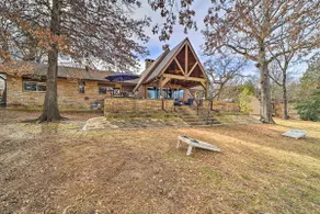 Spacious Lakefront, sleeps 12! Kayak rental! - Image 2