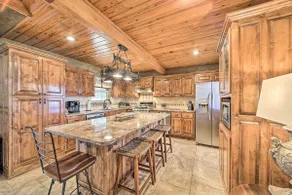 Spacious Lakefront, sleeps 12! Kayak rental! - Image 4