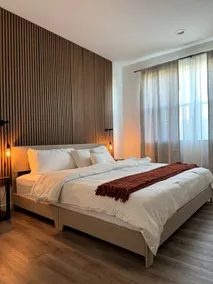 Private Guesthouse/King Bed/Pool - Image 2