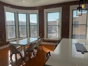 Stunning 3 Bed 2 Bath Apartment - Image 3