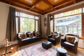 StayVista at Crystal Creek 2BR villa in Gulmarg with Free Breakfast - Image 3