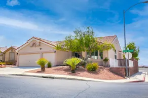 Relaxing 4BR Family Home with Pool and Games - Image 2