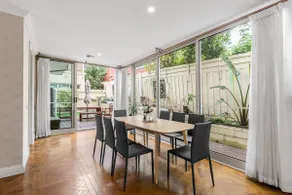 Leisure 4-Bedrooms Family Holiday House - Image 2