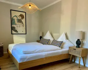 Sunny Ammer Suite I - Image 3