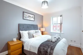 Spacious Wimbledon House Lovely Garden Parking - Image 3